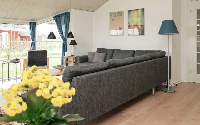 Picturesque Holiday Home in LÃ¸kken near Sea