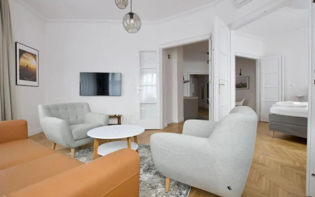 Premium Apartment by Hi - Central 2 BR - best view