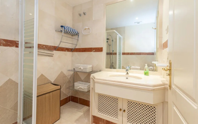 Elviria Luxury Beach Side Sleep 6