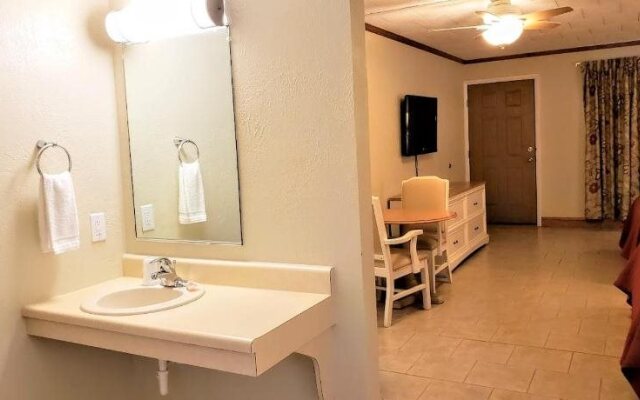 Avondale by the Sea Motel