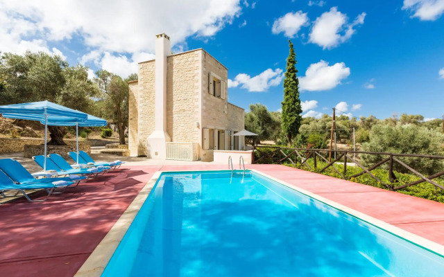 Maroulas Villa Estate