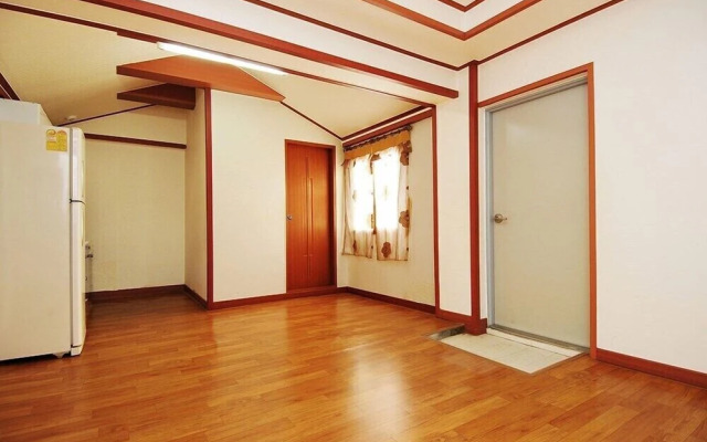 Songnisan Mountain White