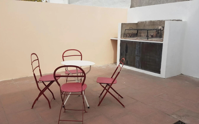 Dúplex con garage, patio y parrilla