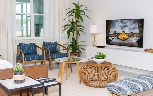 4577 Stunning 7BD Home