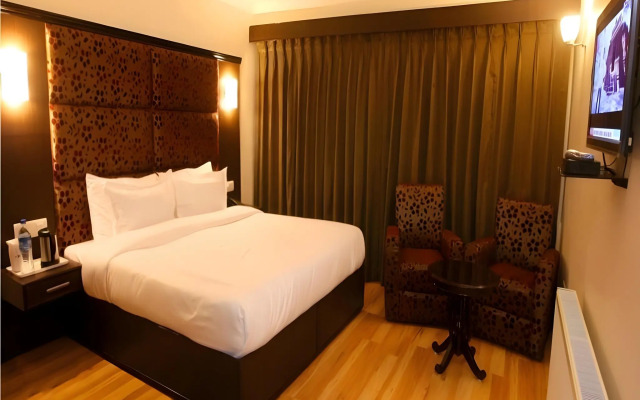 Hotel Pacific