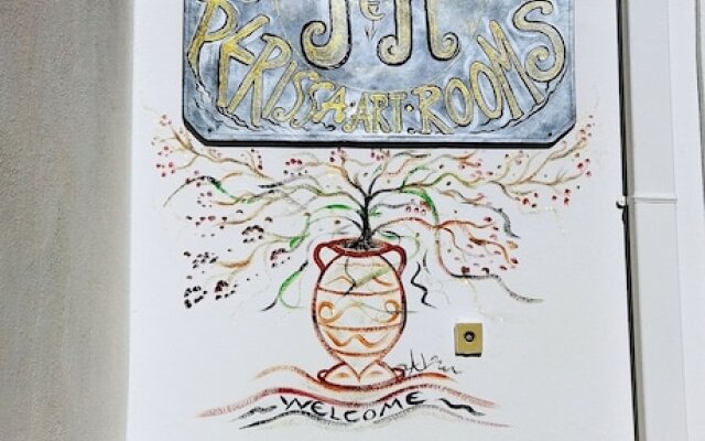 Perissa Art Villa - Kitchen & Washing Machine