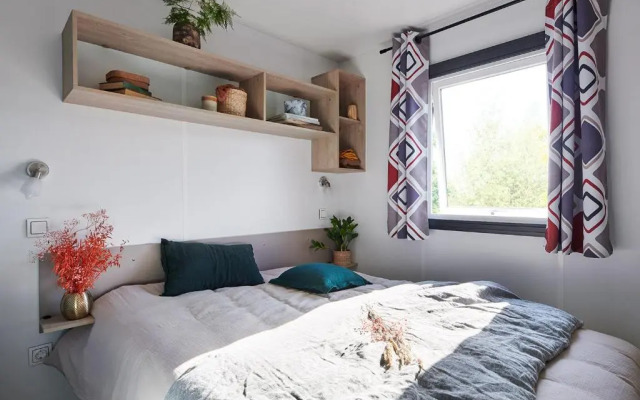 Mobil Home Dans Camping Mussonville