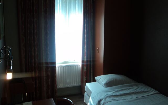 Albert Hotel