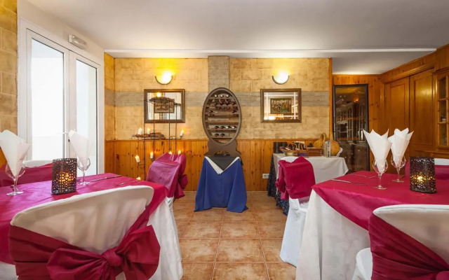 Hotel Al Andalus