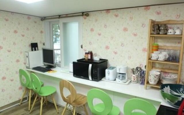 Gom Guesthouse Myeongdong