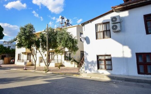 Benlikya Houses