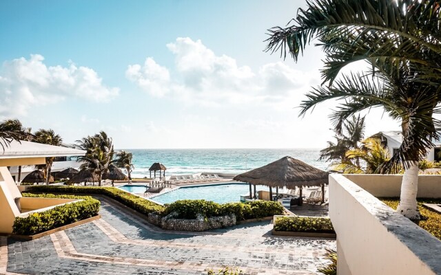 Beachfront Penthouses by LivIN Cancun