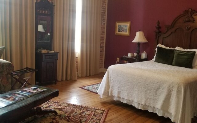 Downtown Guest Quarters Hotel