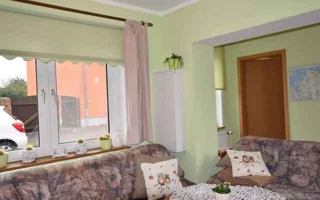 Quaint Bungalow in Reddelich near Baltic Sea Coast