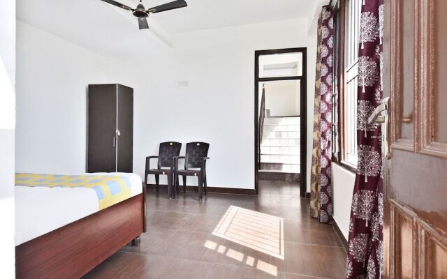 OYO 13878 Home Spacious 3BHK Kumarhatti
