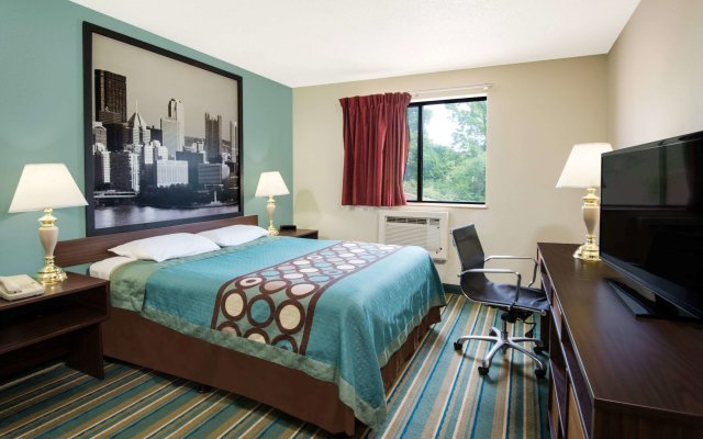 Super 8 by Wyndham Pittsburgh PA Airport/University Area