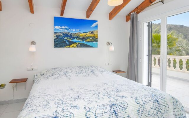 Tranquil Holiday Home in Moraira With Private Pool