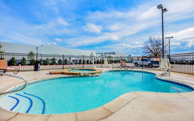 La Quinta Inn & Suites by Wyndham McKinney