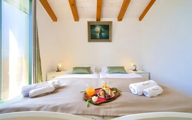 Tranquil Getaway Polje Villa With Pool