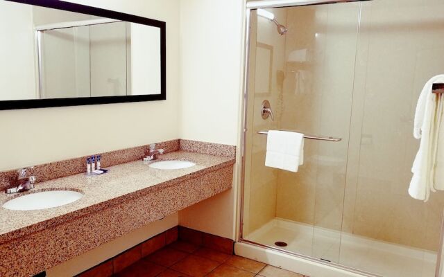 Americas Best Value Inn & Suites Escondido