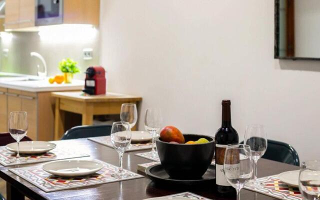 Great Spacious Apartment in the Gothic District City Center