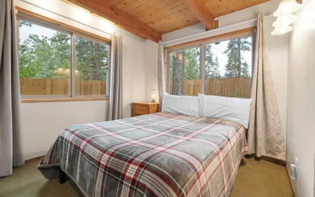 Star & Gem Cabin