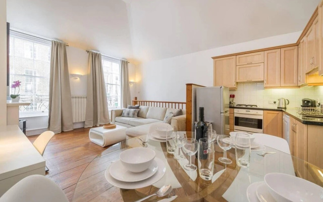 1BR Duplex Apartment 10 min From Regents Park