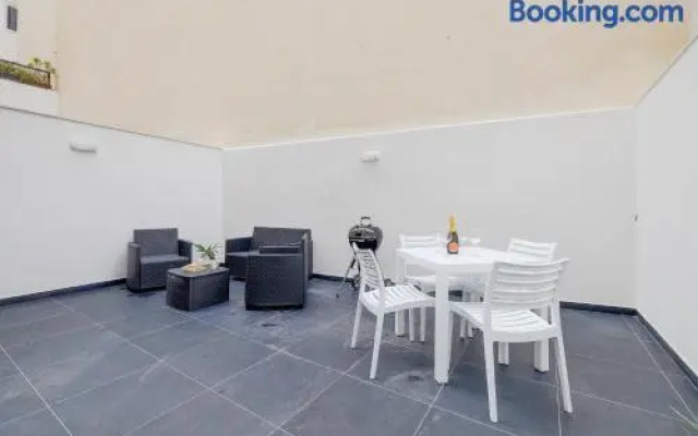 Unbeatable Location 2 Bedroom With Terrace