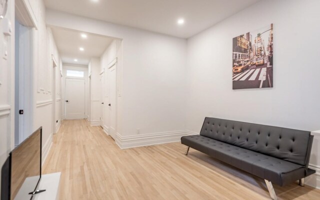 Bright and Lovely 4-bedr in the of Mile-end