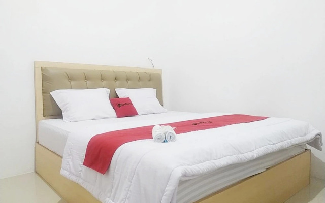 RedDoorz Syariah near Alun Alun Temanggung