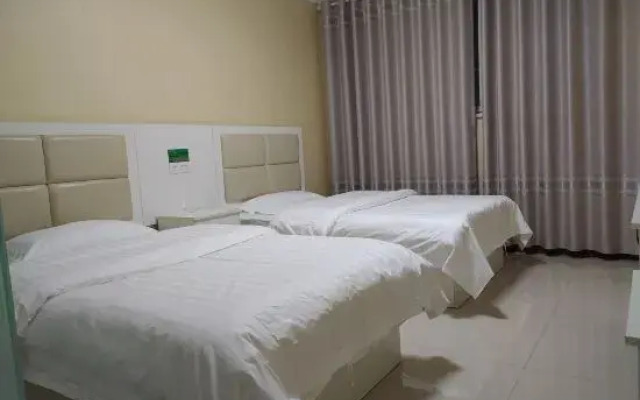 Fengqiu Shanjia Hotel