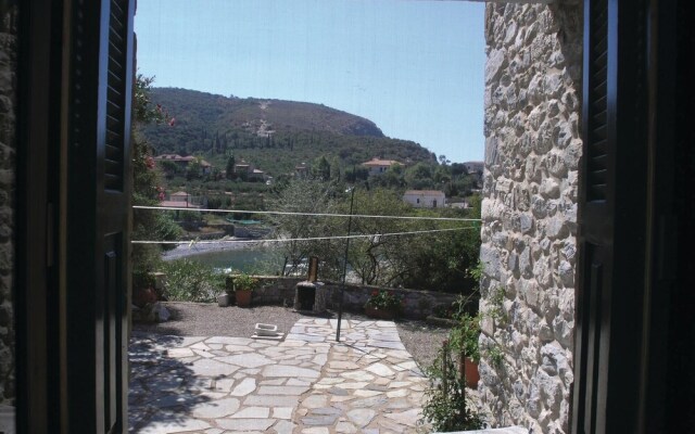 Stunning Home in Aghios Dimitris m With 2 Bedrooms