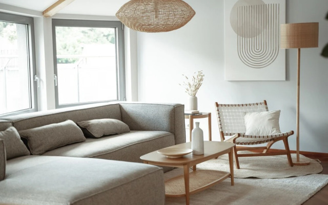 Exquisite 3BR Penthouse w Balc TV & Prkg