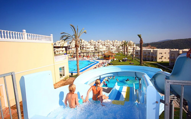 Important Group Turqouise Homes Cara