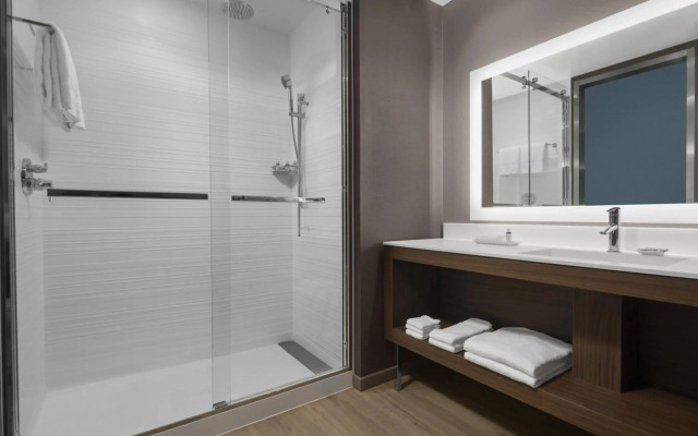 AC Hotel by Marriott Columbus Downtown
