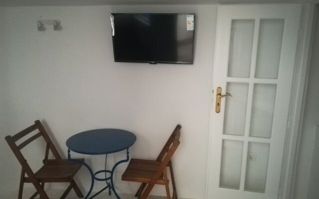 Mykonian Eclectic Studio For 2