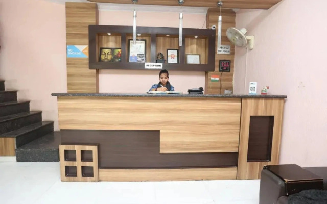 Hotel Nuova By OYO Rooms