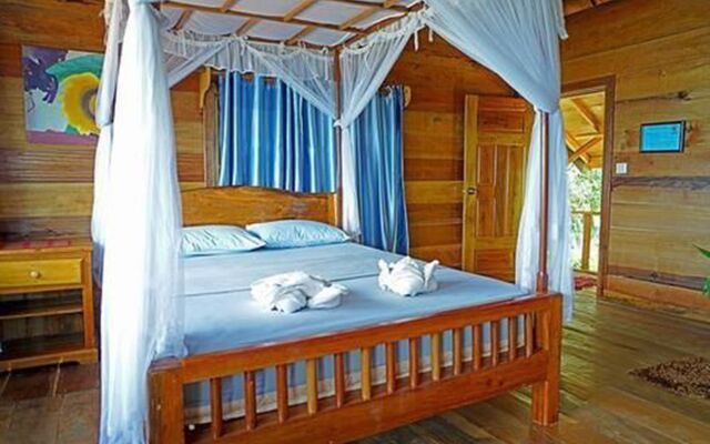 Tree House Bungalows Resort