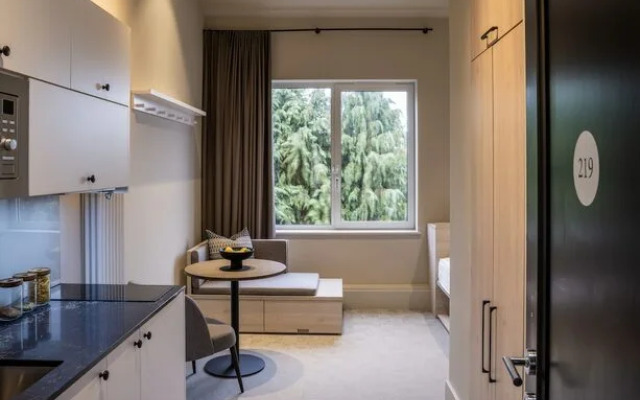 Stylish Studios SOUTHFIELDS STATION