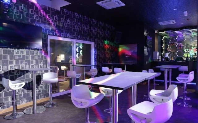 The Rodinia Hotel
