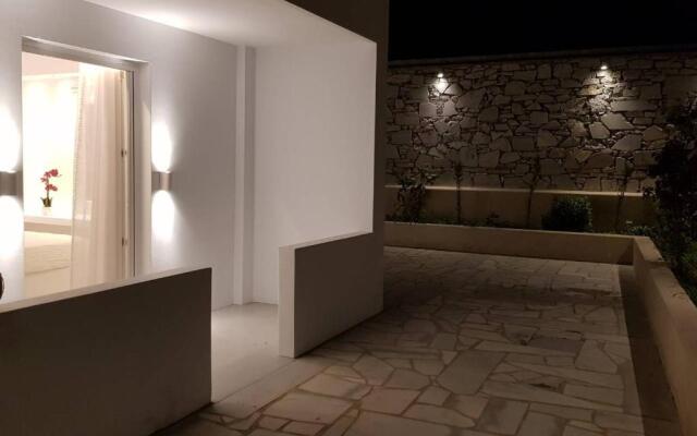 Modern House near Parikia with 3 bedrooms & 2 bath