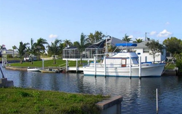 Tropical Paradise Bed & Breakfast