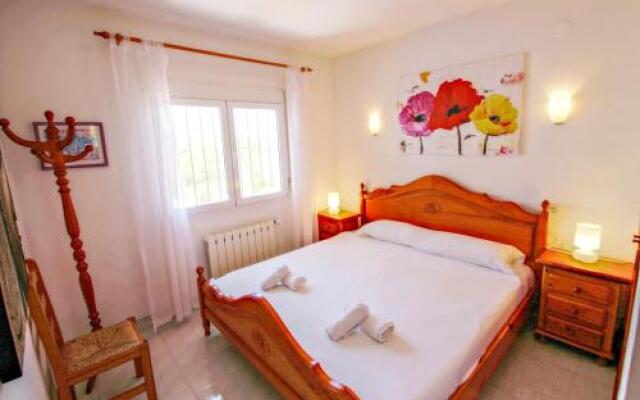 Alma - holiday home with private swimming pool in Benitachell
