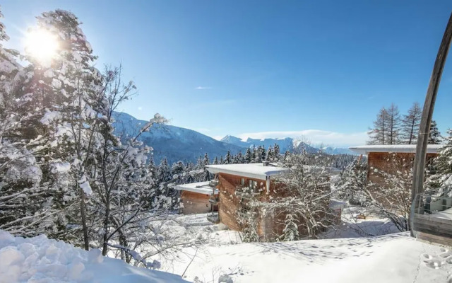 Serene Alpine Stay for 6 Guests