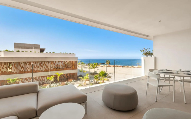 Infinity 1-2 LUXE PARTIAL SEA VIEW 2B