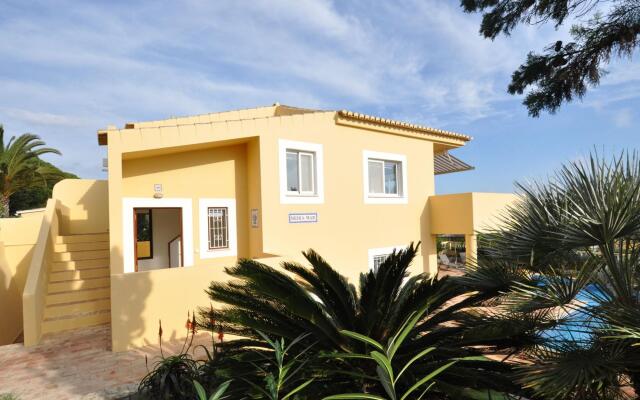 Villa With Views Like the Pool, Sea, Meia Praia