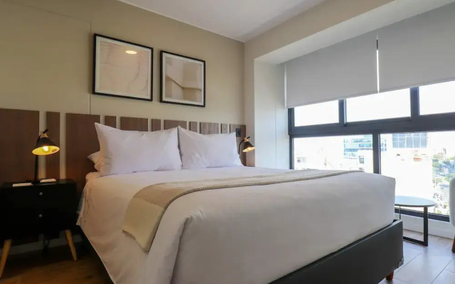w Elegant 2BR With Balcony in San Isidro