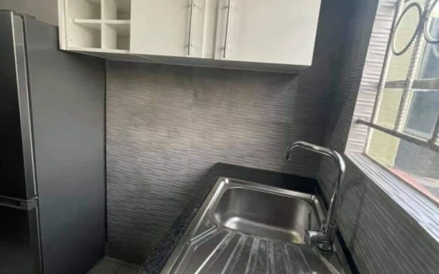 Spacious 2 Bedroomed Semi-detached Fully Furnished Apartment Num01
