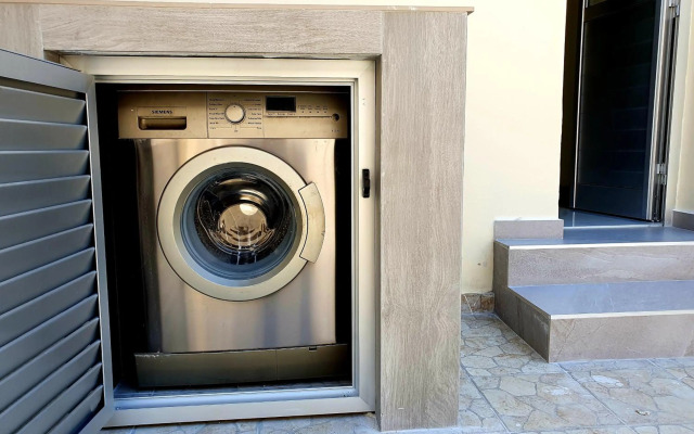 2 Bedroom Cozy Apartment near Tourist Area, 200m from sea