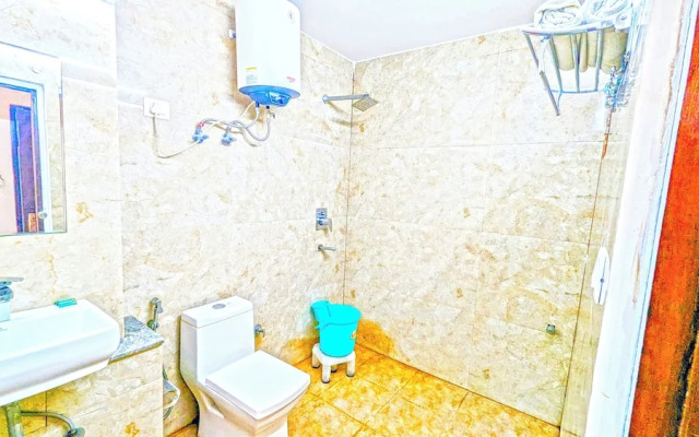 Hotel Moon Taj Near Yashobhoomi